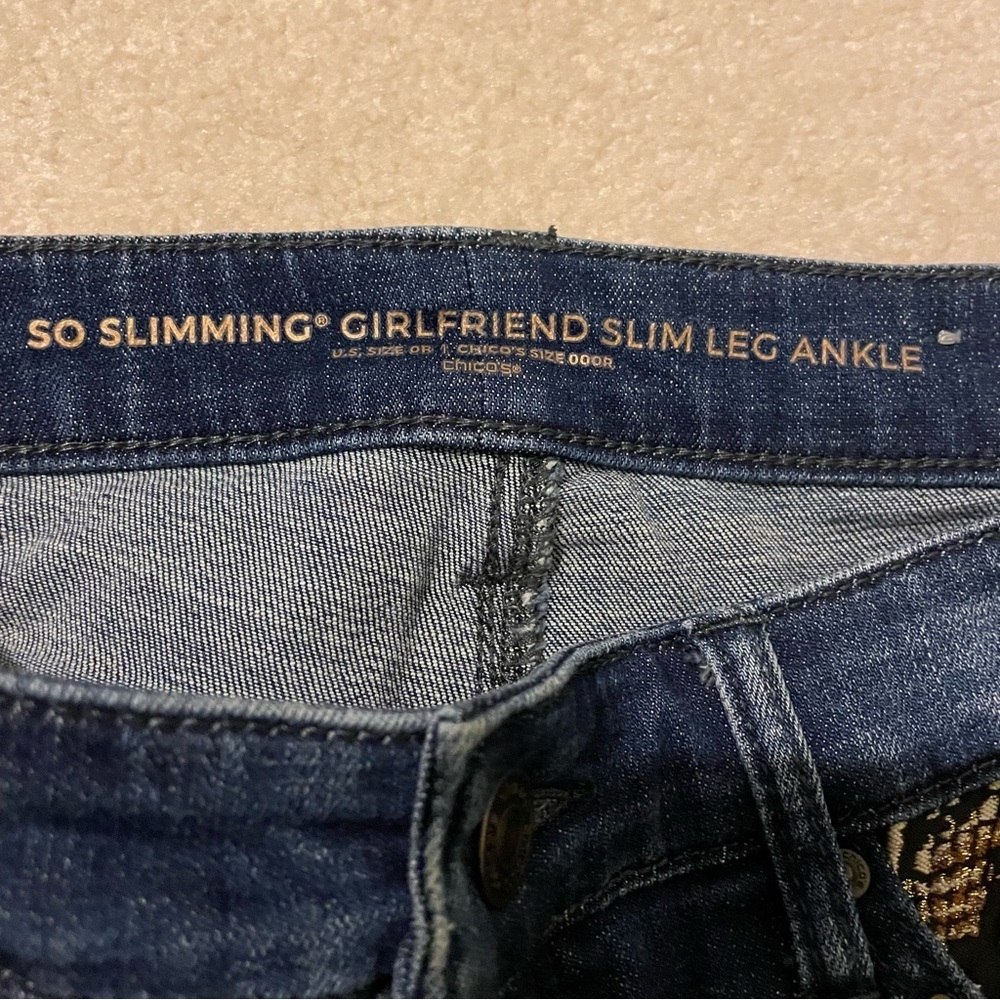 CHICOS so slimming girlfriend ankle jeans size 0 regular Like new - Picture 8 of 9